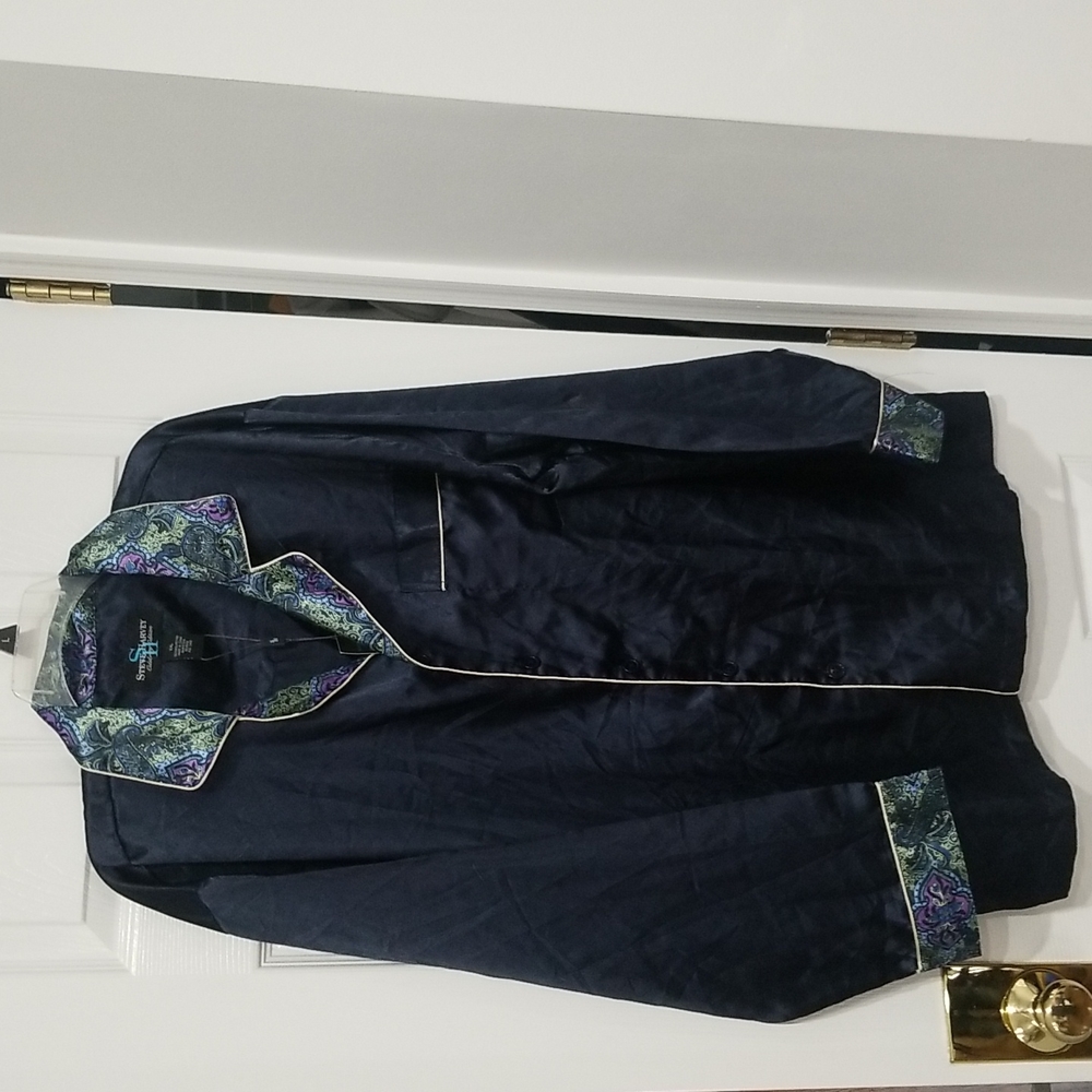Steve Harvey Celebrity Edition Blue Paisley Sleepwear Top